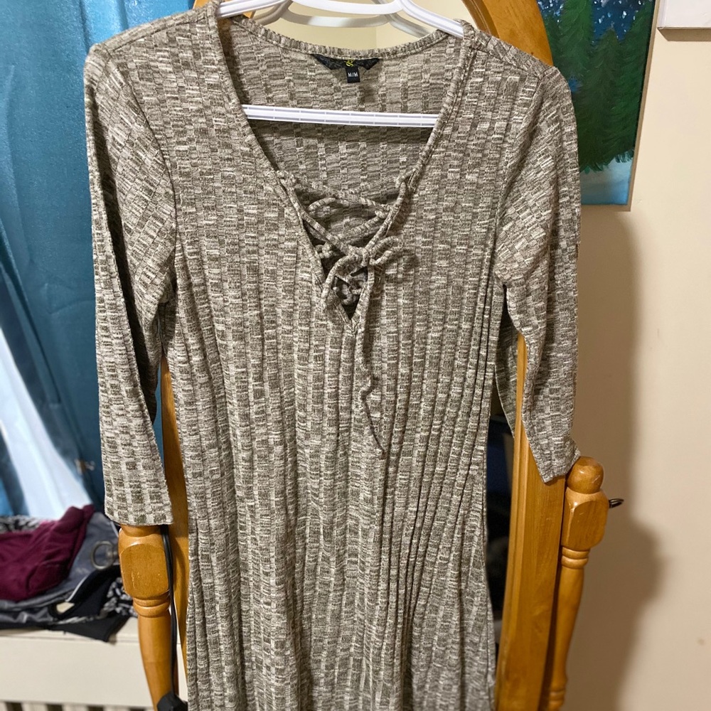G21 ribbed half sleeve dress.